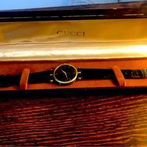 Vintage 1980’s Gucci watch with box